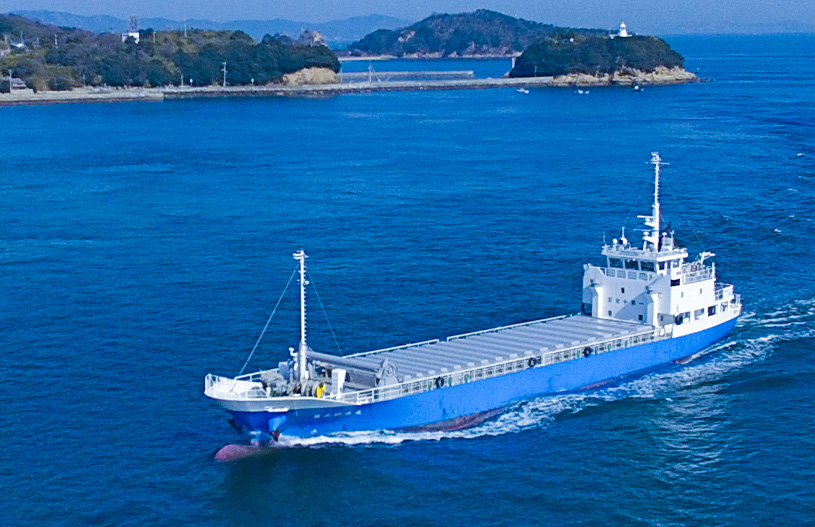 国内貨物輸送全体の約4割が、
                            海上輸送を選んでいる。